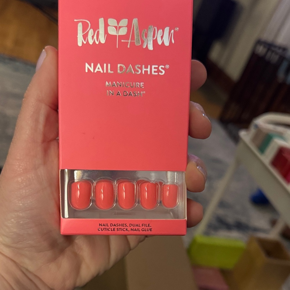 Red Aspen Coral Nail Dashes - Crushing on Camilla